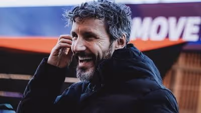 Van Bommel rejeita esperar Holanda e celebra chance na Bélgica