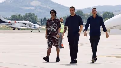 Ronaldinho retorna ao futebol profissional em time da 3a divisão da Itália