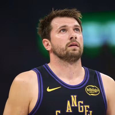Lakers confirmam ausência de Luka Doncic para o Jogo 1 contra o Thunder
