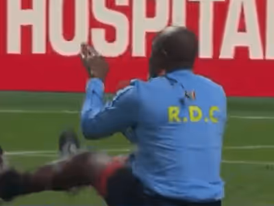 Kidiaba, carrasco do Inter, repete dança após classificação da RD Congo