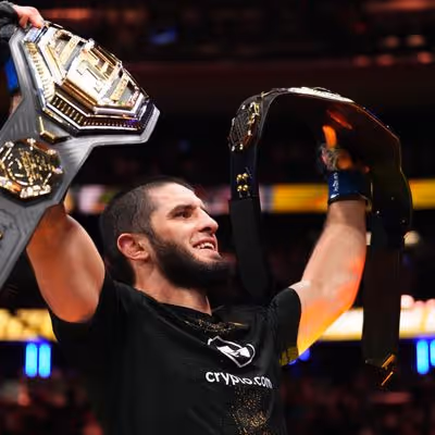 Campeão do UFC mira quebrar recorde de Anderson Silva e manda recado