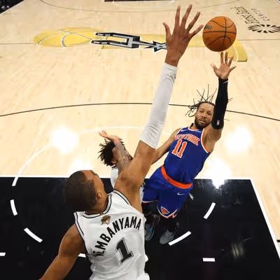 Wembanyama vacila, Knicks vencem Spurs e abrem 2 a 0 nas Finais da NBA