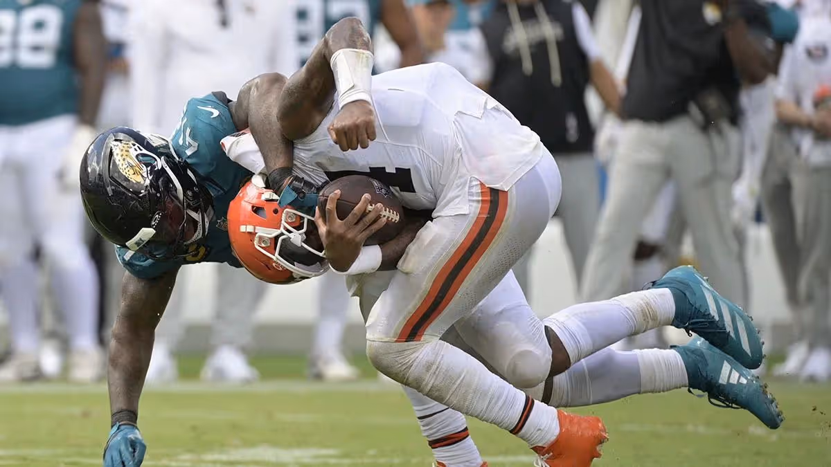 Jaguars Overwhelm Browns 34-10 in Season Opener with Lawrence's Stellar Play