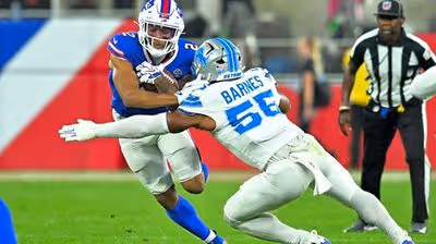 DJ Moore Ruled Out After Hard Left-Shoulder Hit; Bills Take Early Injury Blow