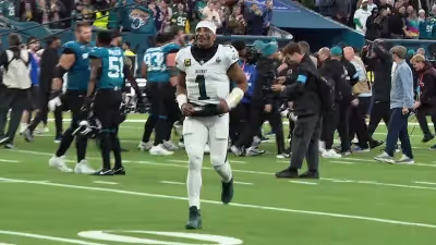 NFL Stands By Eagles’ Medical Handling of Jalen Hurts as Backlash Mounts