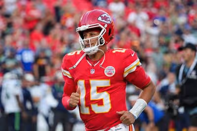 Reid: Patrick Mahomes 'Most Likely' to Start Week 1 vs. Broncos After Knee Recovery