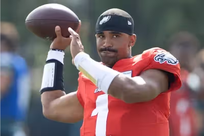 Philadelphia Eagles Training Camp: Johnson and Ojomo's Clash Highlights an Intense Session