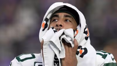 Penalties and a Risky Fourth-Down Call Doom Packers in 39-22 Loss at Minnesota