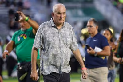 June Jones, Innovative Coach and Quarterback, Dies at 73