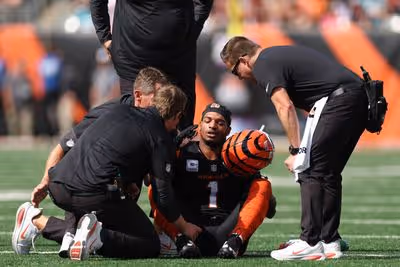 Ja’Marr Chase Exits With Head Injury; Bengals List Return As Questionable