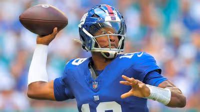 Giants' Jaxson Dart exits after leg injury; Jameis Winston moves into game