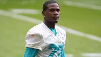 De'Von Achane's Torn ACL Forces Dolphins to Reinvent a Once-Explosive Ground Game