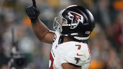 Falcons Dominate at Lambeau: Robinson, Penix Power Atlanta Past Packers 35-14