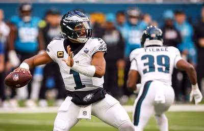 NFL Stands By Eagles’ Medical Handling of Jalen Hurts as Backlash Mounts