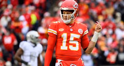Reid: Patrick Mahomes 'Most Likely' to Start Week 1 vs. Broncos After Knee Recovery