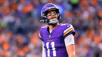 Penalties and a Risky Fourth-Down Call Doom Packers in 39-22 Loss at Minnesota