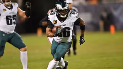 Saquon Barkley Questionable After Back Injury in Eagles’ MNF Game vs. Cowboys